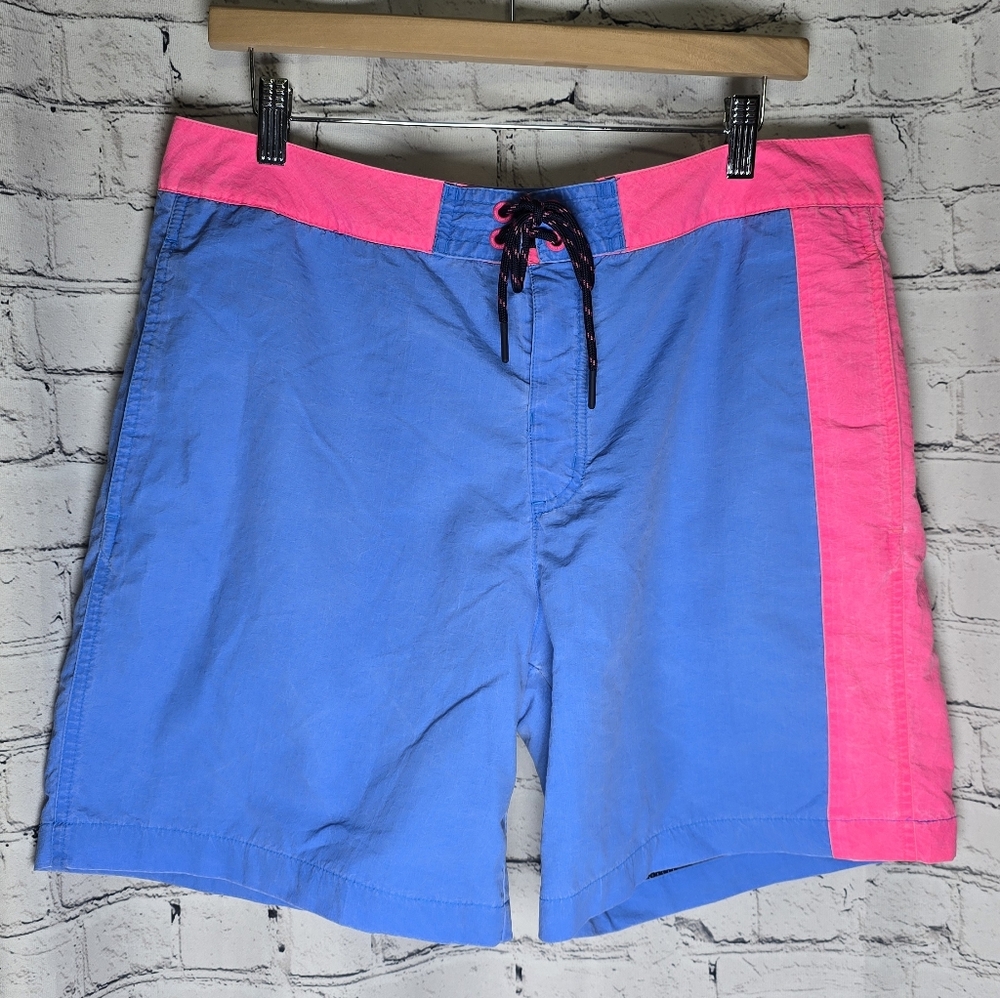 Vineyard Vines 90s Inspired Men's Swim Shorts Size 33‎